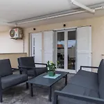 Apartments 23 And 25 With Free Private Parking