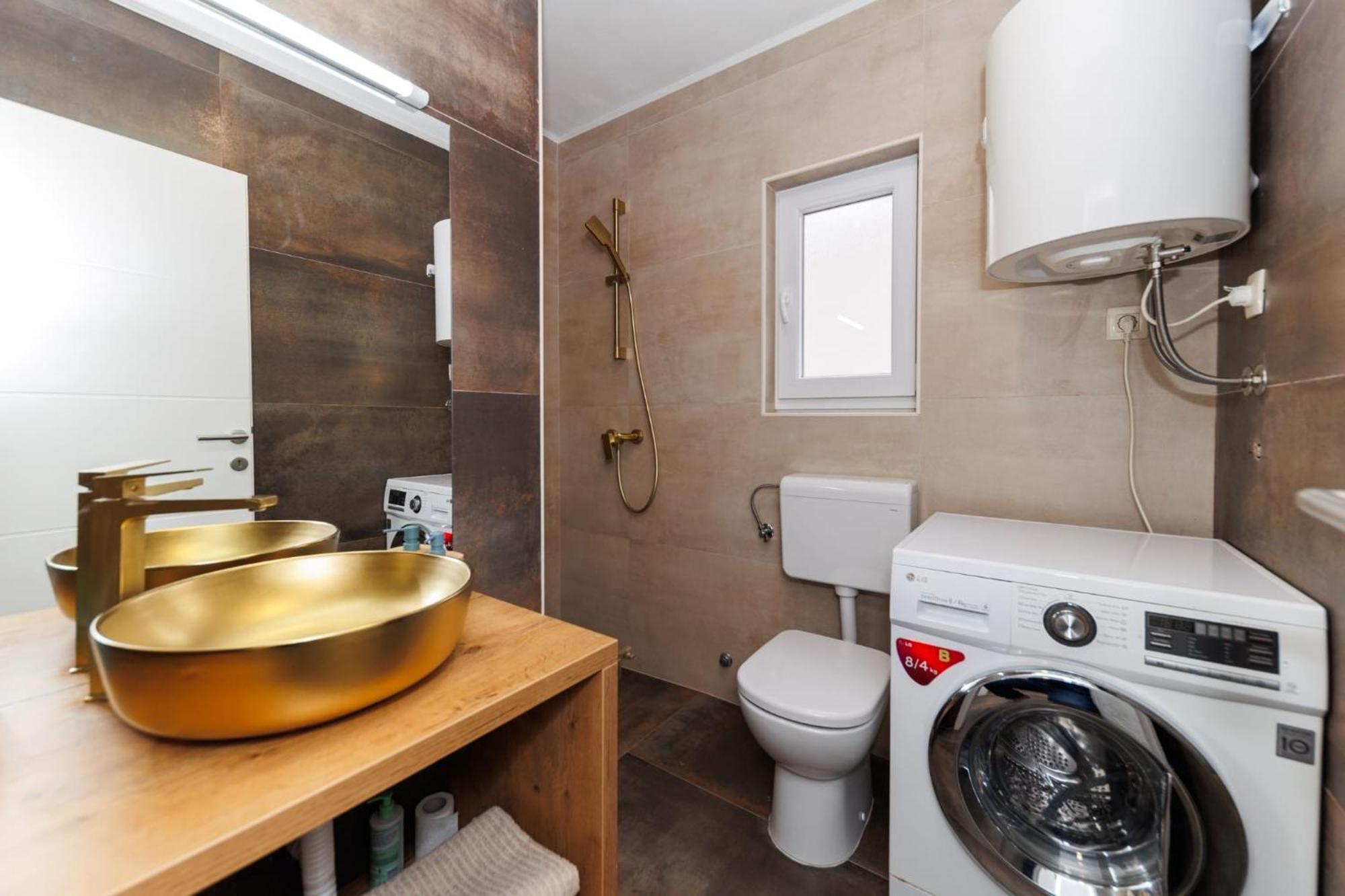 23 And 25 With Free Private Parking * Zadar
