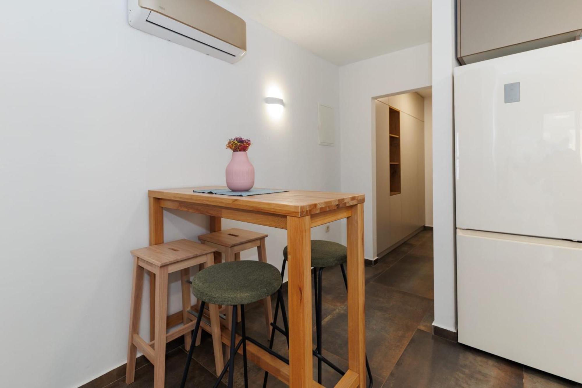 23 And 25 With Free Private Parking Appartement