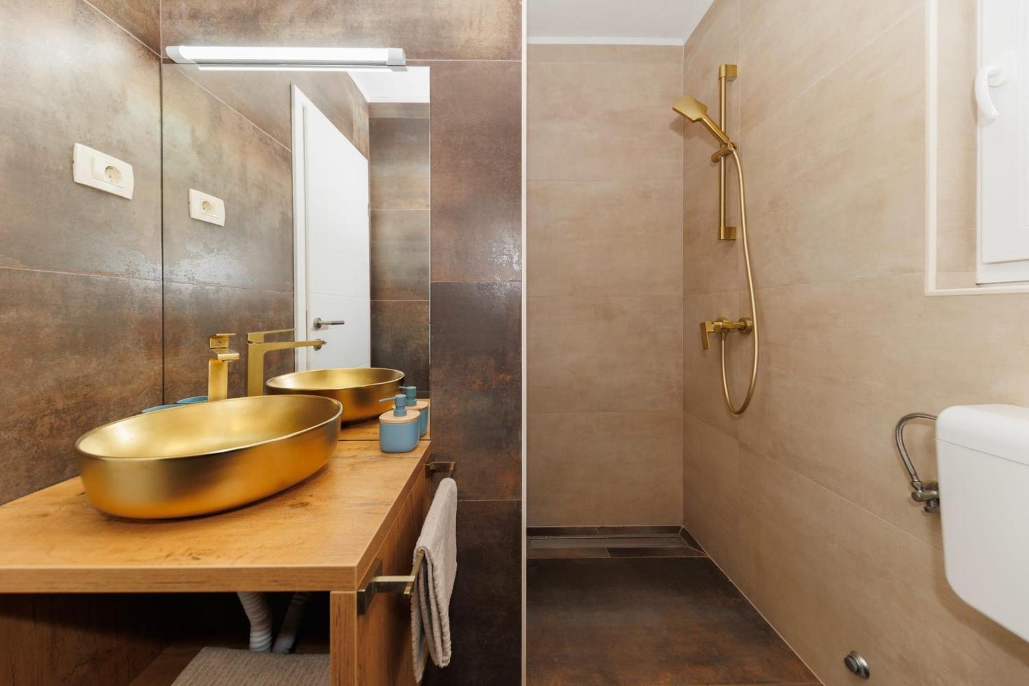 23 And 25 With Free Private Parking Appartement *