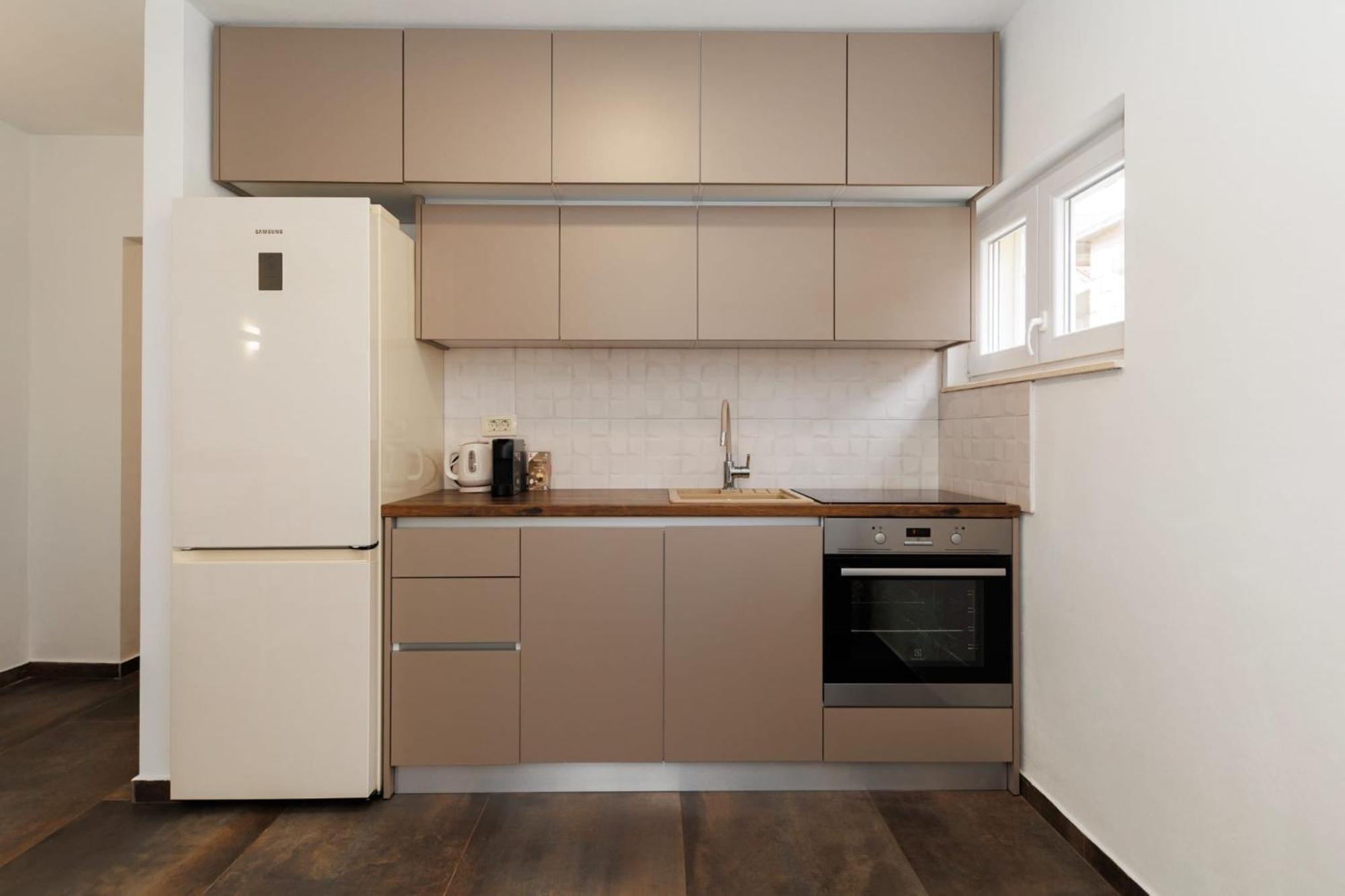 23 And 25 With Free Private Parking Appartement *